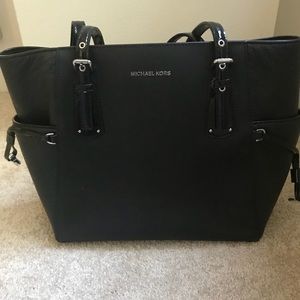 New Michael Kors VOYAGOR bag